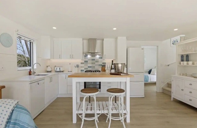 Songbird Cottage - a luxury dog friendly hideaway