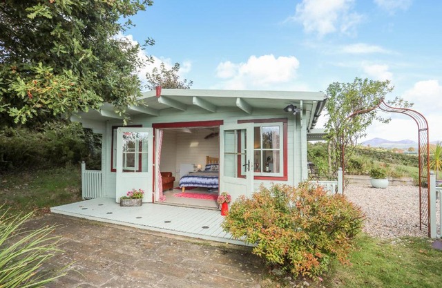 Songbird Hideaway