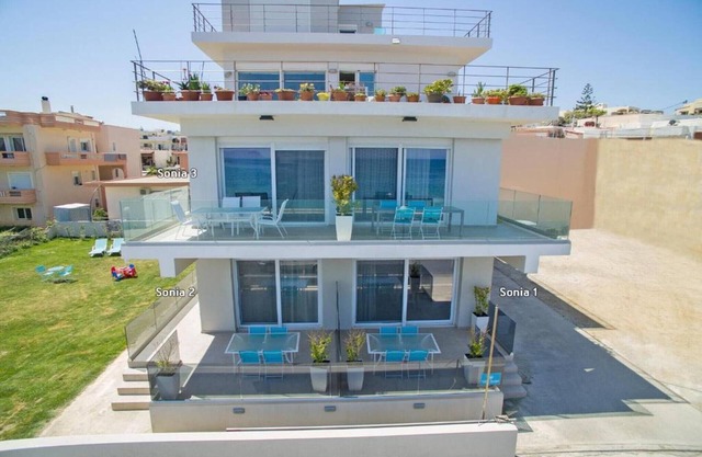 Nuevo, moderno, frente a la playa, junto a todas las comodidades, no se necesita automóvil, vista espléndida