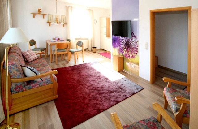 "Sonne" apartment with walk-in Franconian Forest shower