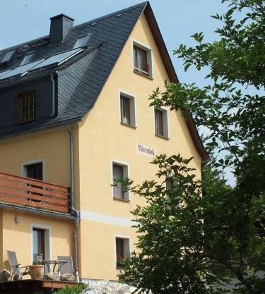 Sonnige Ferienwohnung in Bad Elster mit Eigener Terrasse