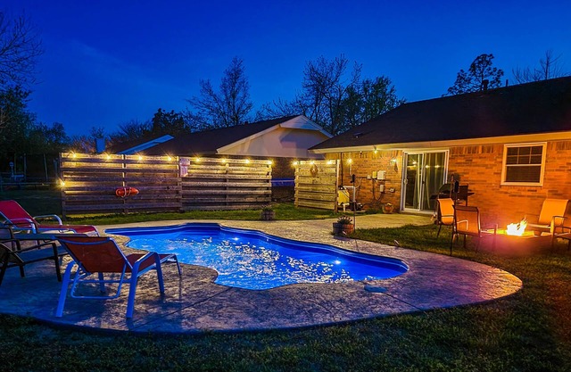 Sooner Oasis-Pool, Hot Tub, Arcade, 3 miles to OU!