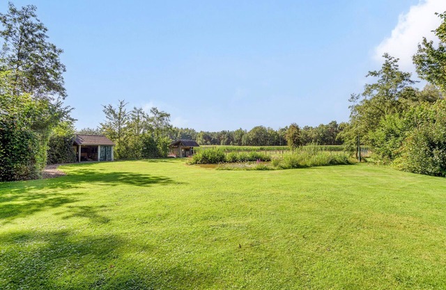 Soothing 1-bedroom studio in Riethoven shared garden
