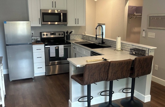Soothing 2-bedroom apartment with AC close to Boulder/Denver