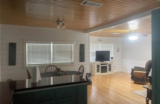 Soothing 3-bedroom house