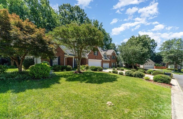 Soothing 4-bedroom house with AC in charming Charlotte