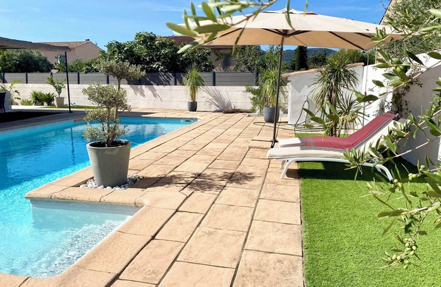 Soothing villa with pool in the heart of Provence - Between sea and hills