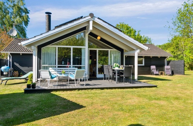 "Sophi" - 425m from the sea by Interhome