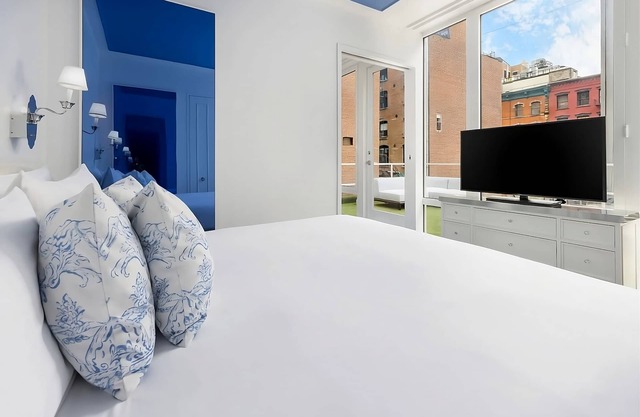 Sophisticated Accommodation in NYC! Pet-friendly Suite with Private Balcony!
