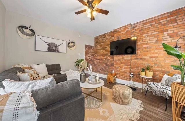 Sophisticated Boho Condo Walkable Columbus