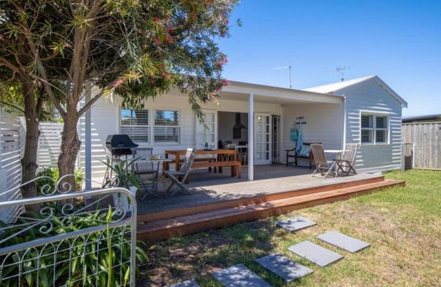 Sorrento Beach Cottages No.1 - in the heart of Sorrento