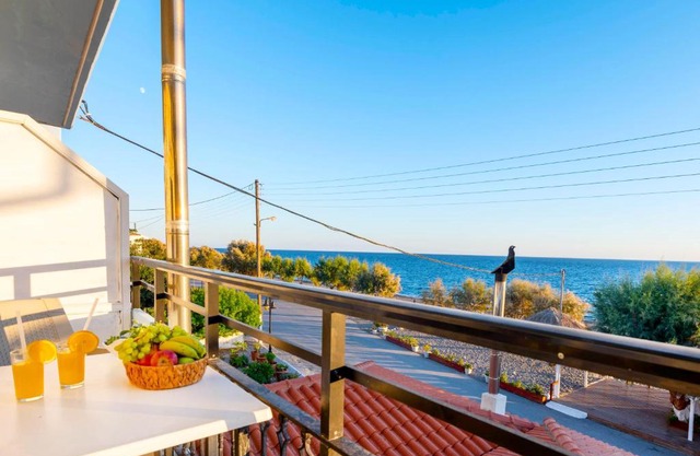Soso's Apartments -Vacations Next to the Beach