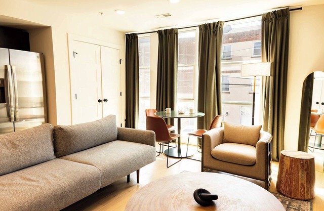 Sosuite | 2BR Apt w W/D, Newly renovated
