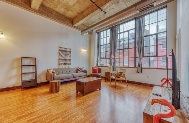 Sosuite 2BR Apt w W D Gym On-site Restaurant