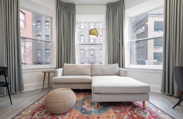 Sosuite Bay Window 1BR Apt w W/d, Desk