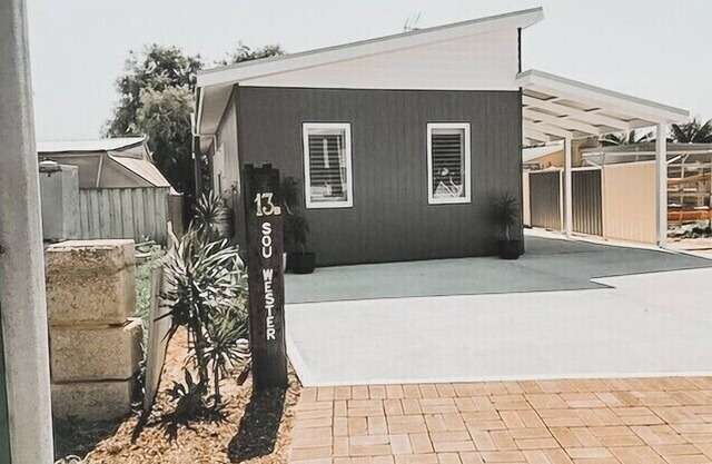 Sou Wester - is a bright, light and modern holiday home.