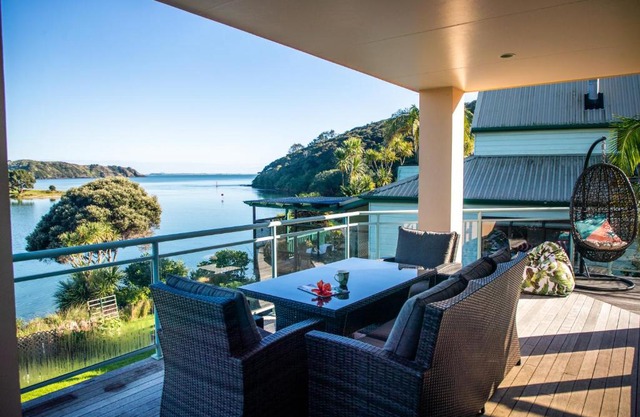 Soul Retreat - Cable Bay Holiday Home