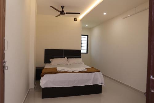Soumya Residency- Boarding and Lodging