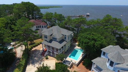 Soundfront, Private Pool, Hot Tub, Sound views! 519, Bay Breeze