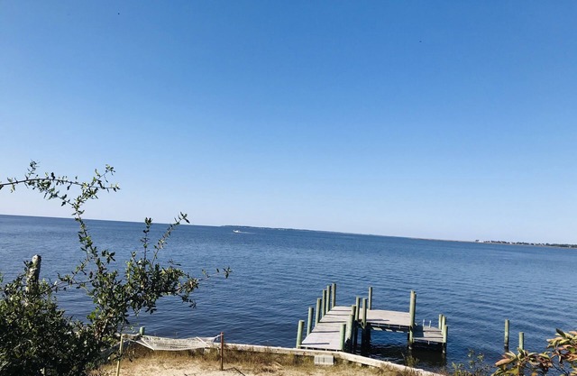 Frente de sonido con magníficas vistas y muelle privado!