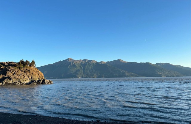 South Anchorage getaway with indoor gym!