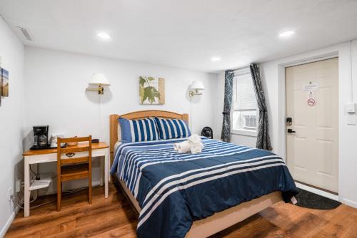 South Arm Retreats Motel @ Lake Charlevoix ➠ Unit 1