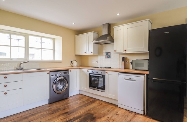 SOUTH BALACHLADICH, pet friendly, with open fire in Muir Of Ord