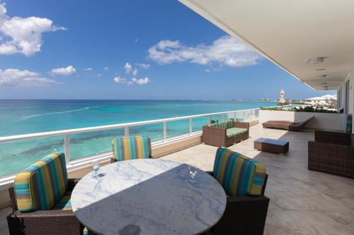 South Bay Beach Club #36 Penthouse - 3 Bedroom 3 Bathroom Unit