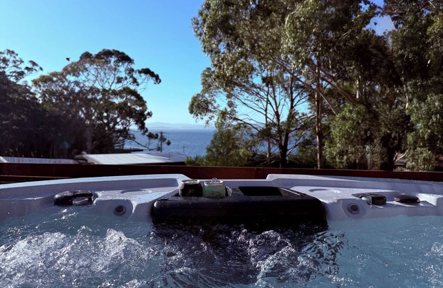 South Bruny Island Retreat with Spa and Sauna