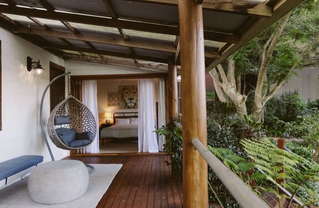 South Coast Hinterland Retreat on 30 acres with Rainforest Hikes and Firepit
