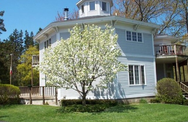 South Haven, MI Octágono - Acogedora casa con chimenea y piscina al aire libre - Lea nuestra reseña