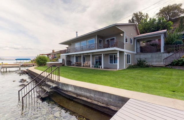 South Lakeshore Waterfront Oasis