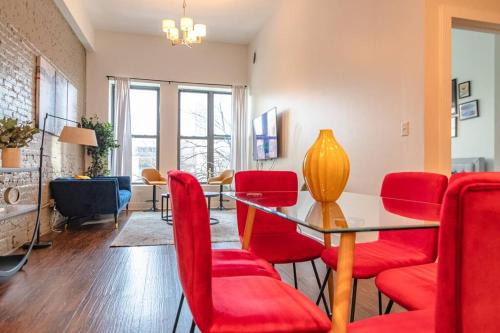 South Loop 3BR Group Comfort Near Downtown, Grant Park, Soldier Field and McCormick Place