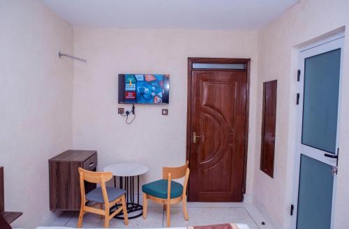 South Tetu Inn