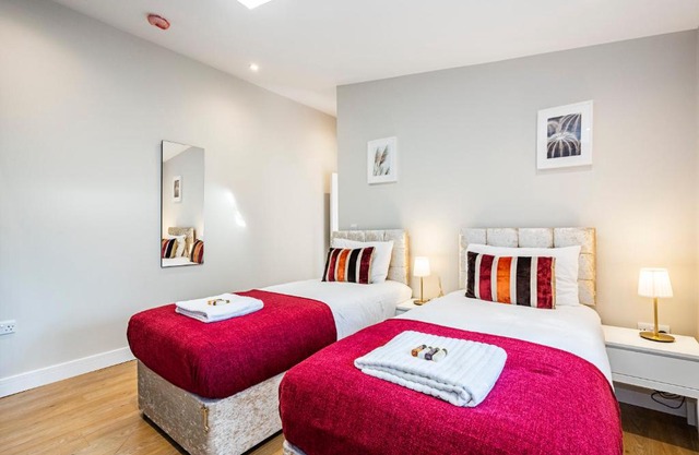 South Woodford 2 Bed En-Suite House