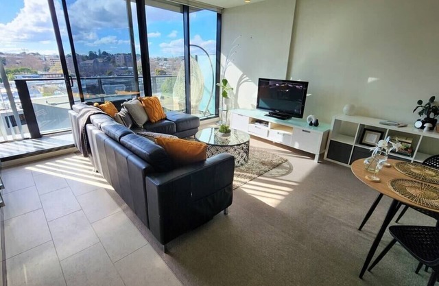 South Yarra Style - Smart 1bed with parking