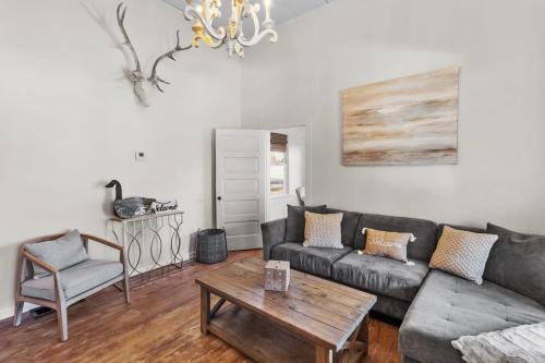 Southern Magnolia House With Porch Swing