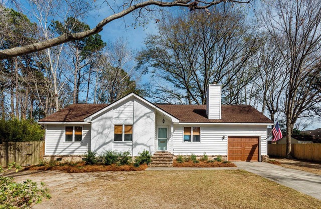 Southern Serenity, Fenced in Yard, Pet Friendly