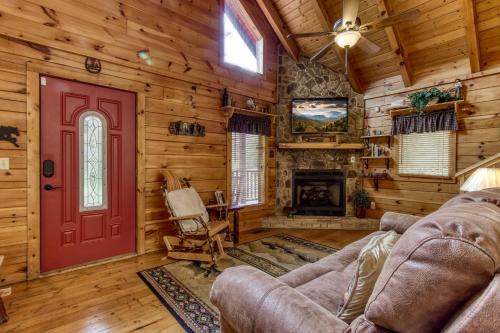 Southern Serenity, Pool table, Hot Tub, WIFI, 1089 FREE tickets each paid day, Dollywood and More