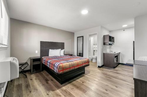 Southern Suites Forest Park GA