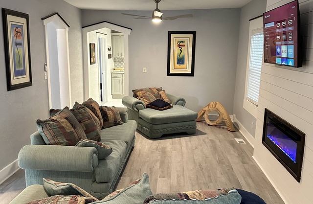 Southside Villa “South Front District”