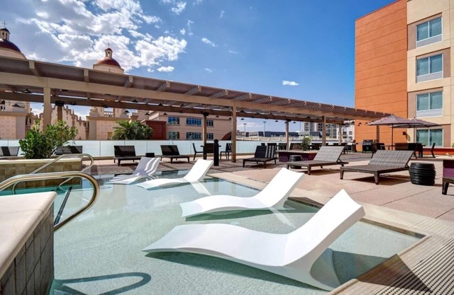 Southwest Charm: 2 Affordable Units. Parking, Pool. Minutes to Reid Park Zoo!