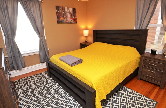 Barrio histórico de Southwest Gardens, conveniente para todo, cama King (1E)