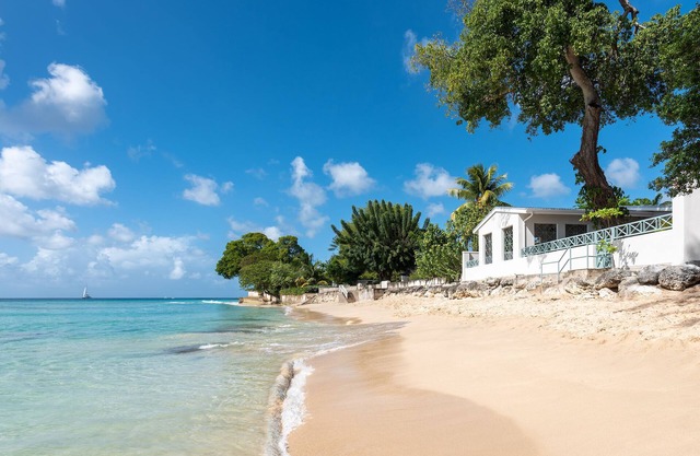 Southwinds Beach House is a 3 Bedroom With Exquisite sea Views