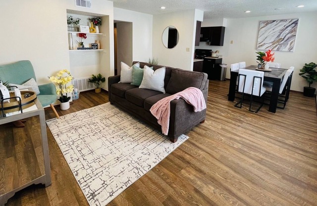[SP 1145 - 1] New OU-2 bed 2 bath apartment close to OU 1