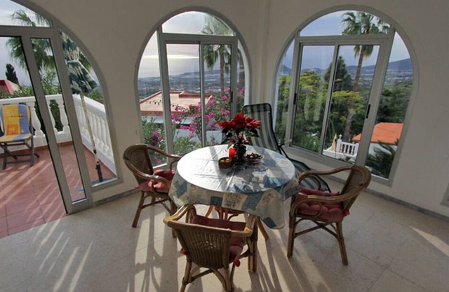 Spacious apartment with a very nice winter garden - Casa Pedro - Apartment 2 (below)