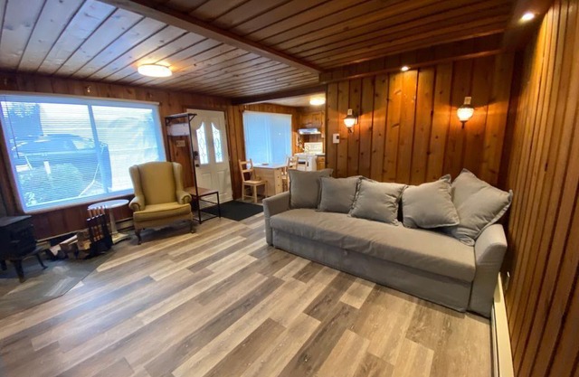 Spa chalet located on the private lake close to ski resort with hot tub