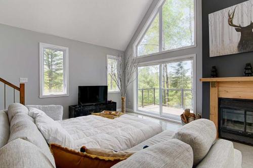 Spa & Game Room - Le Chic Rustique