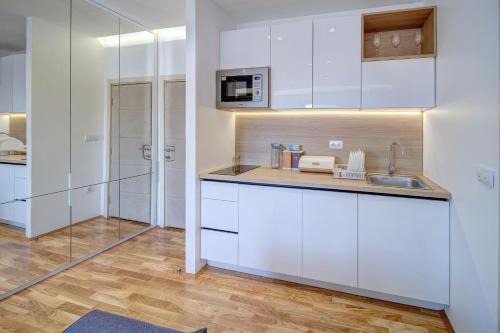 Spa King Apartments 1