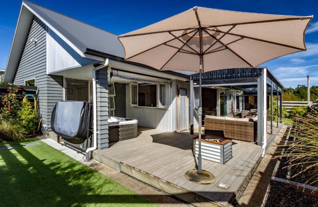 Spa Pool Serenity - National Park Holiday Home